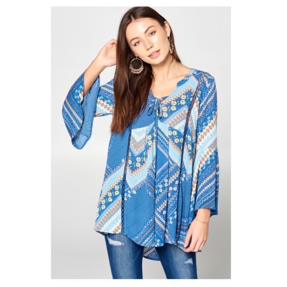 1 LEFT! Floral Printed Bell Sleeve Women's Top - Picture 2 of 7
